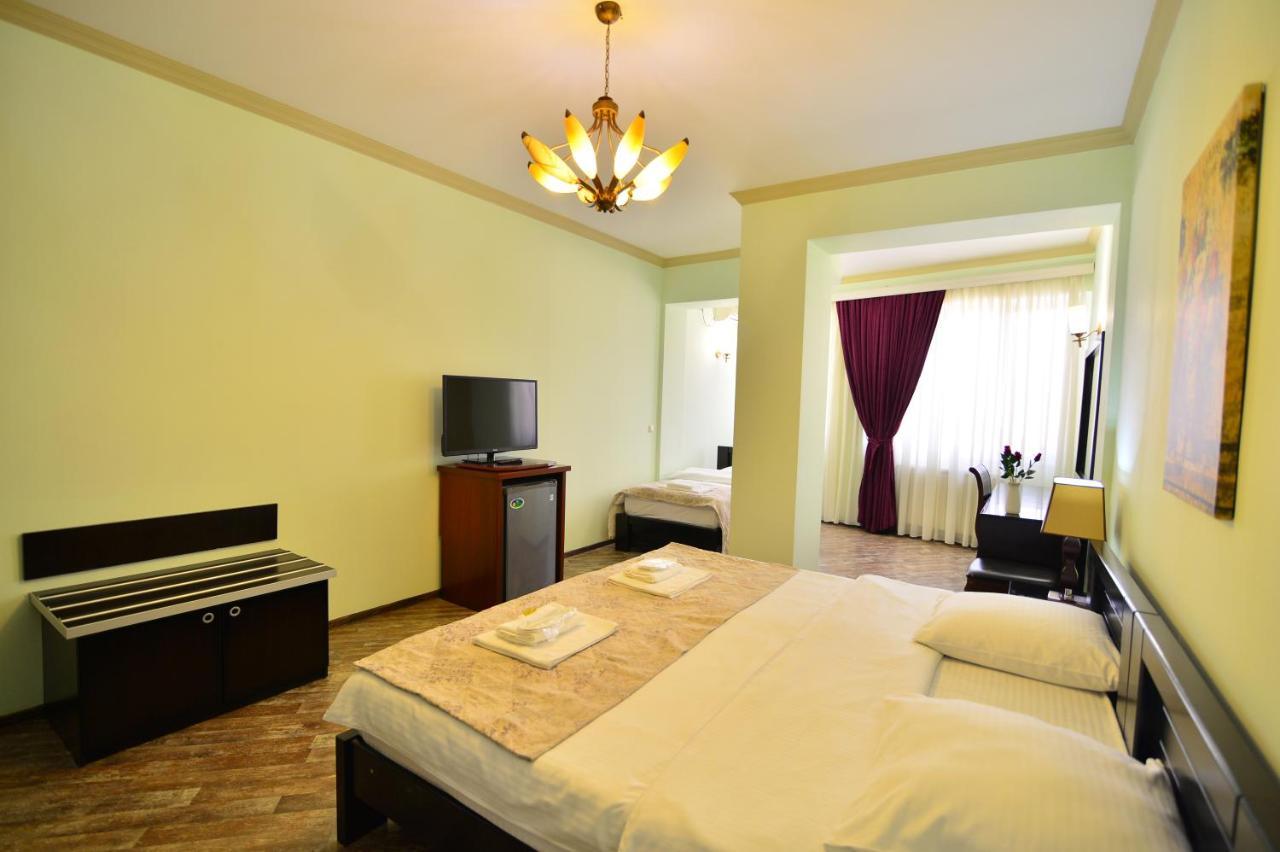 Hotel Blissdom Tbilisi Luaran gambar