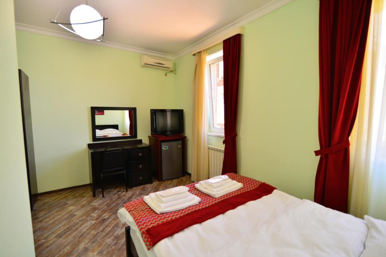 Hotel Blissdom Tbilisi Luaran gambar