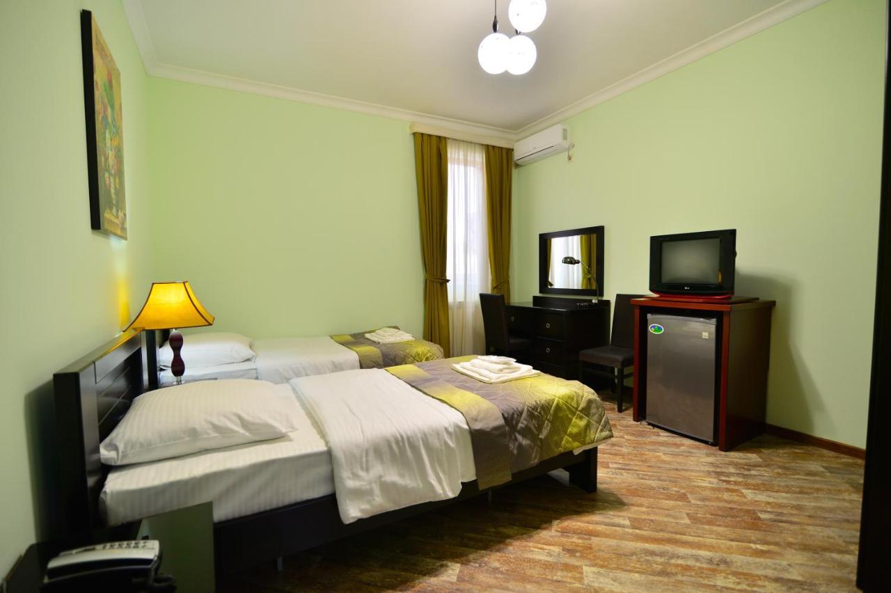Hotel Blissdom Tbilisi Luaran gambar