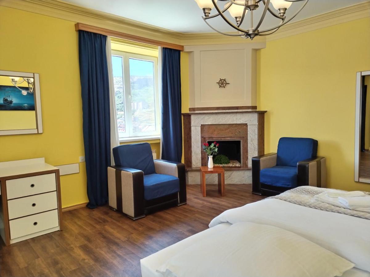 Hotel Blissdom Tbilisi Luaran gambar