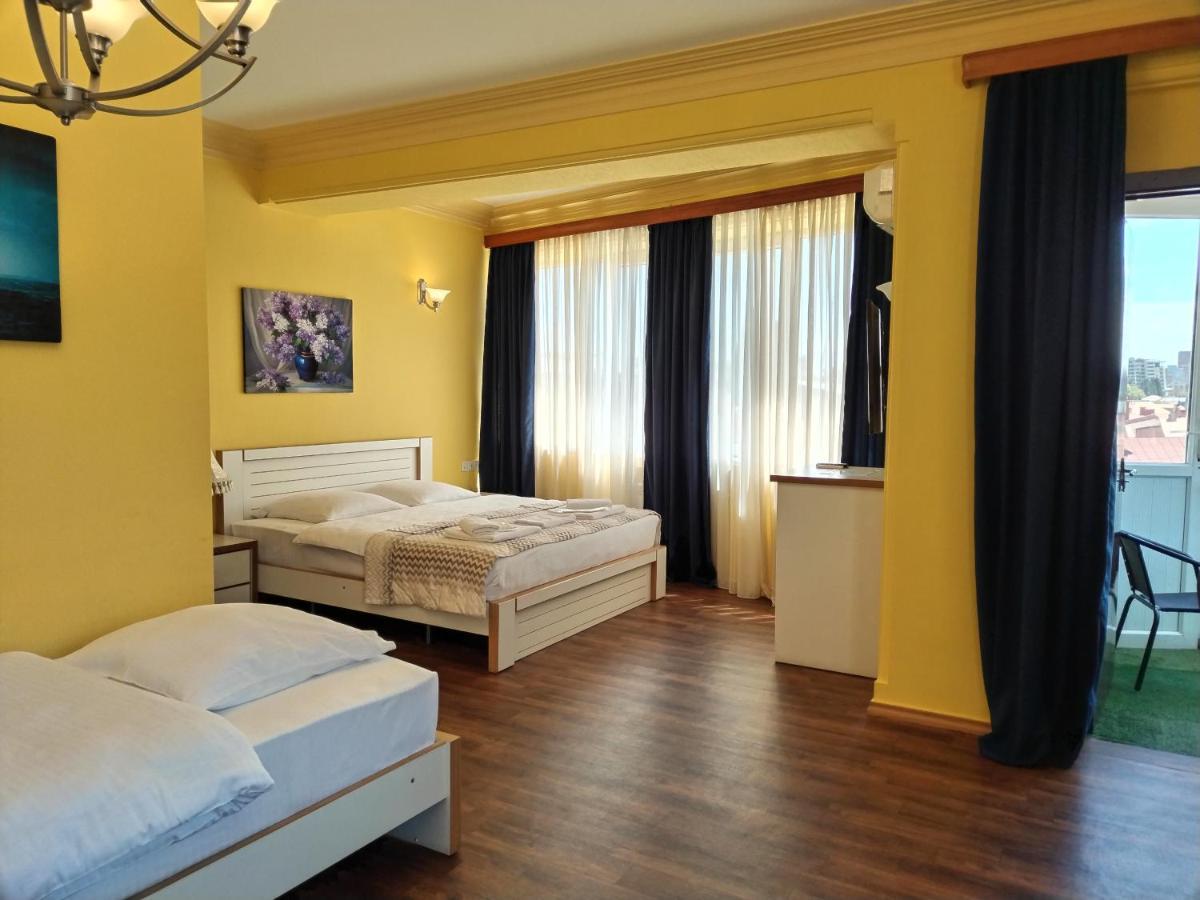 Hotel Blissdom Tbilisi Luaran gambar
