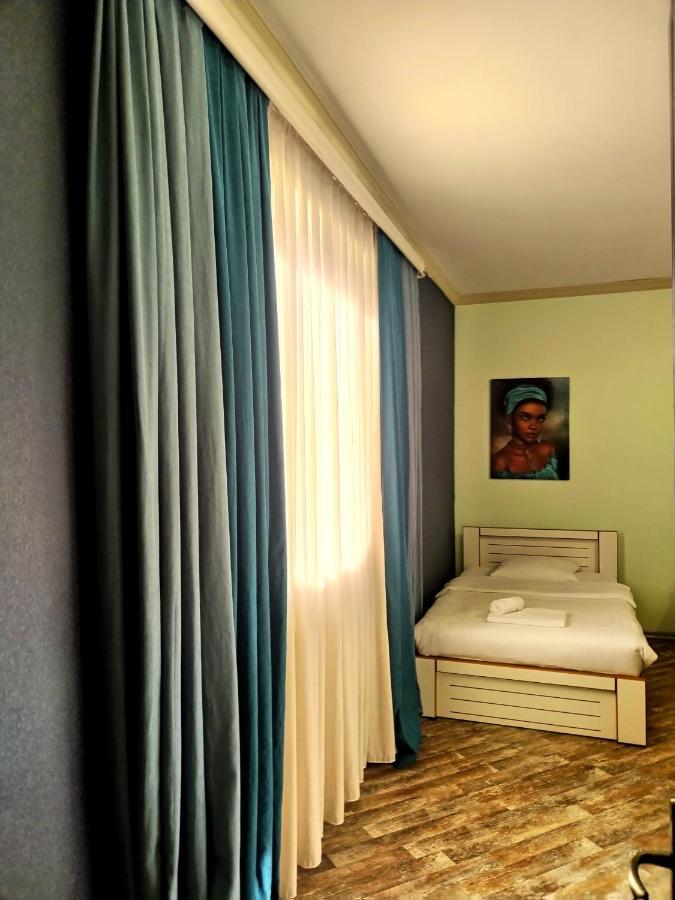Hotel Blissdom Tbilisi Luaran gambar