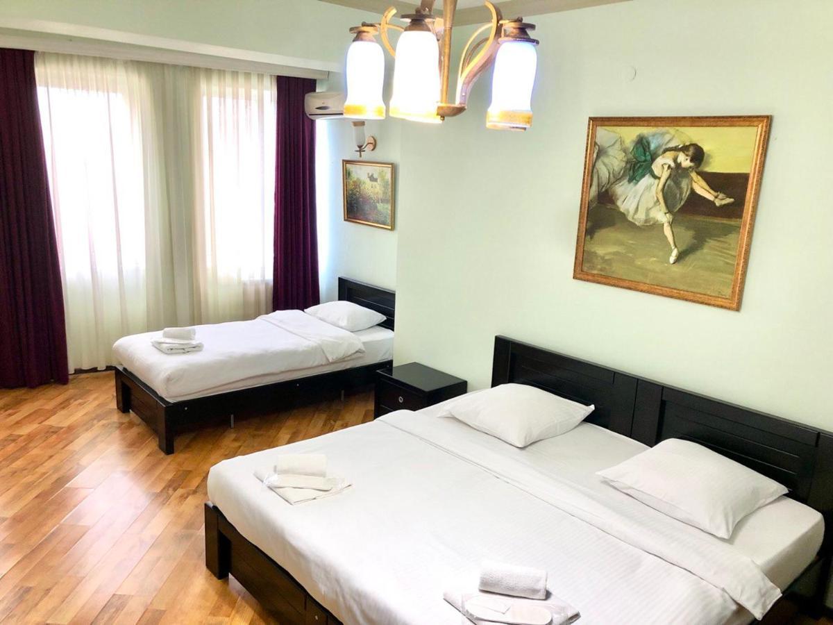 Hotel Blissdom Tbilisi Luaran gambar
