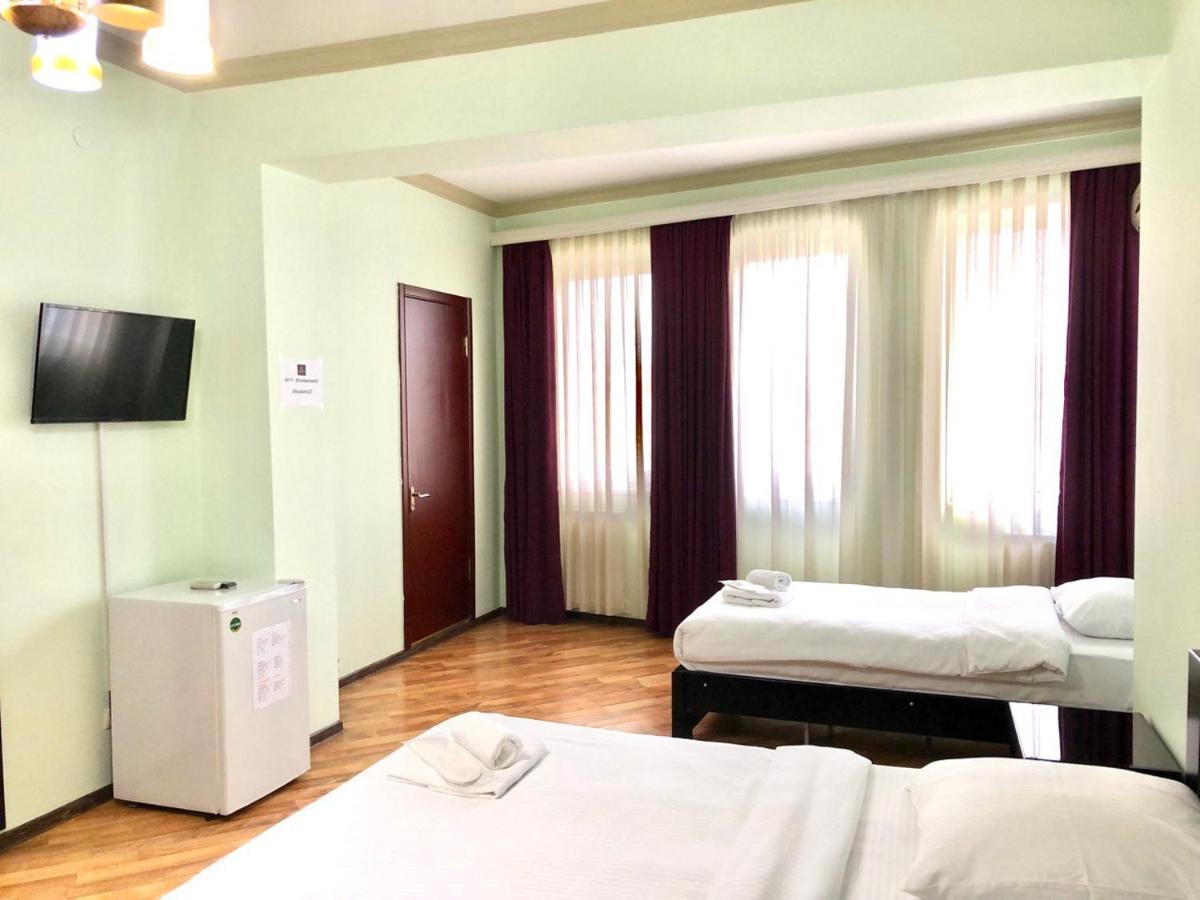 Hotel Blissdom Tbilisi Luaran gambar